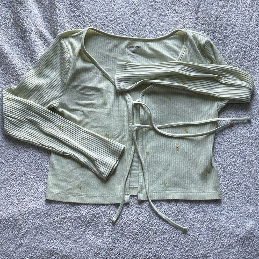 Medium yellow long sleeve crop top
